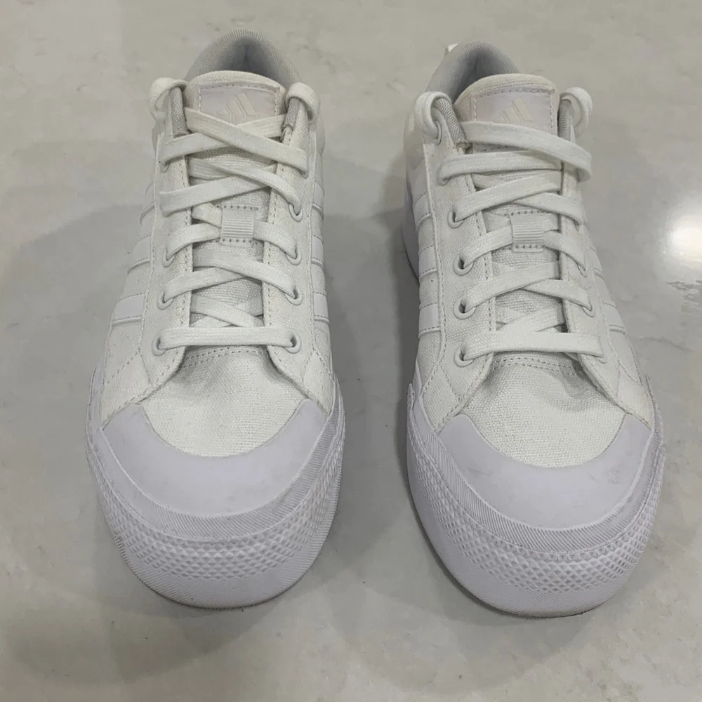 Adidas White Canvas Sneakers Size 8.5 white - Picture 2 of 11